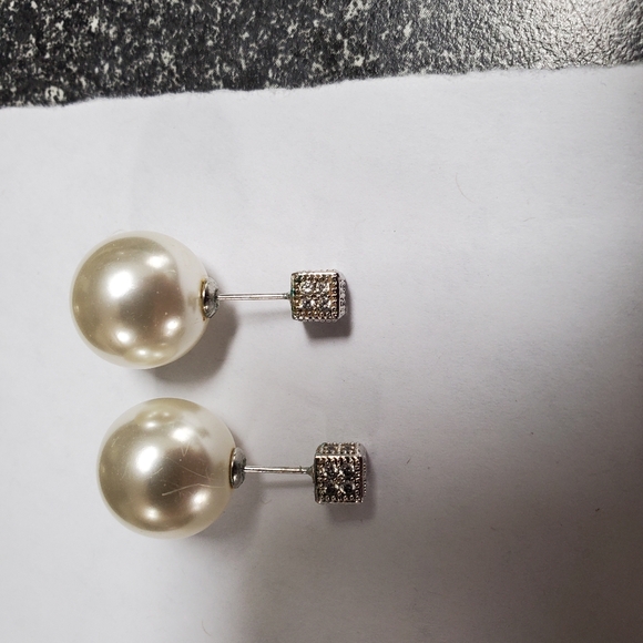 Earrings - Picture 2 of 4